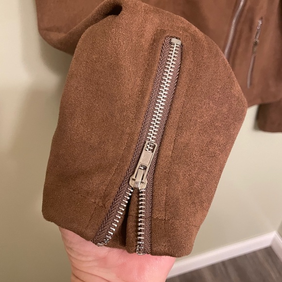 Jacket - Picture 3 of 6